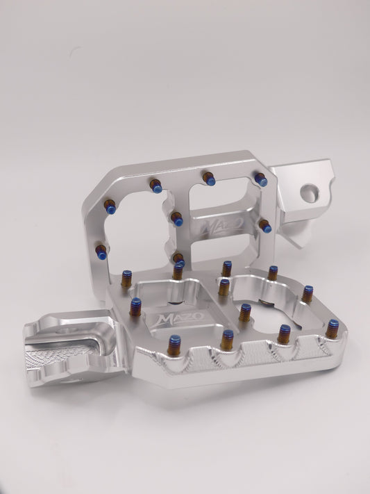Yozma/Tuttio wide pegs