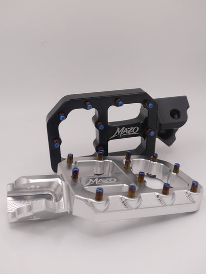 Yozma/Tuttio wide pegs