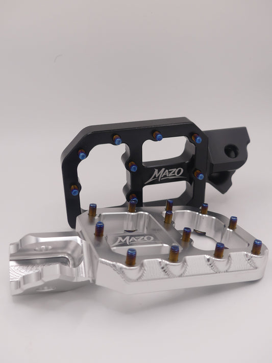Yozma/Tuttio wide pegs