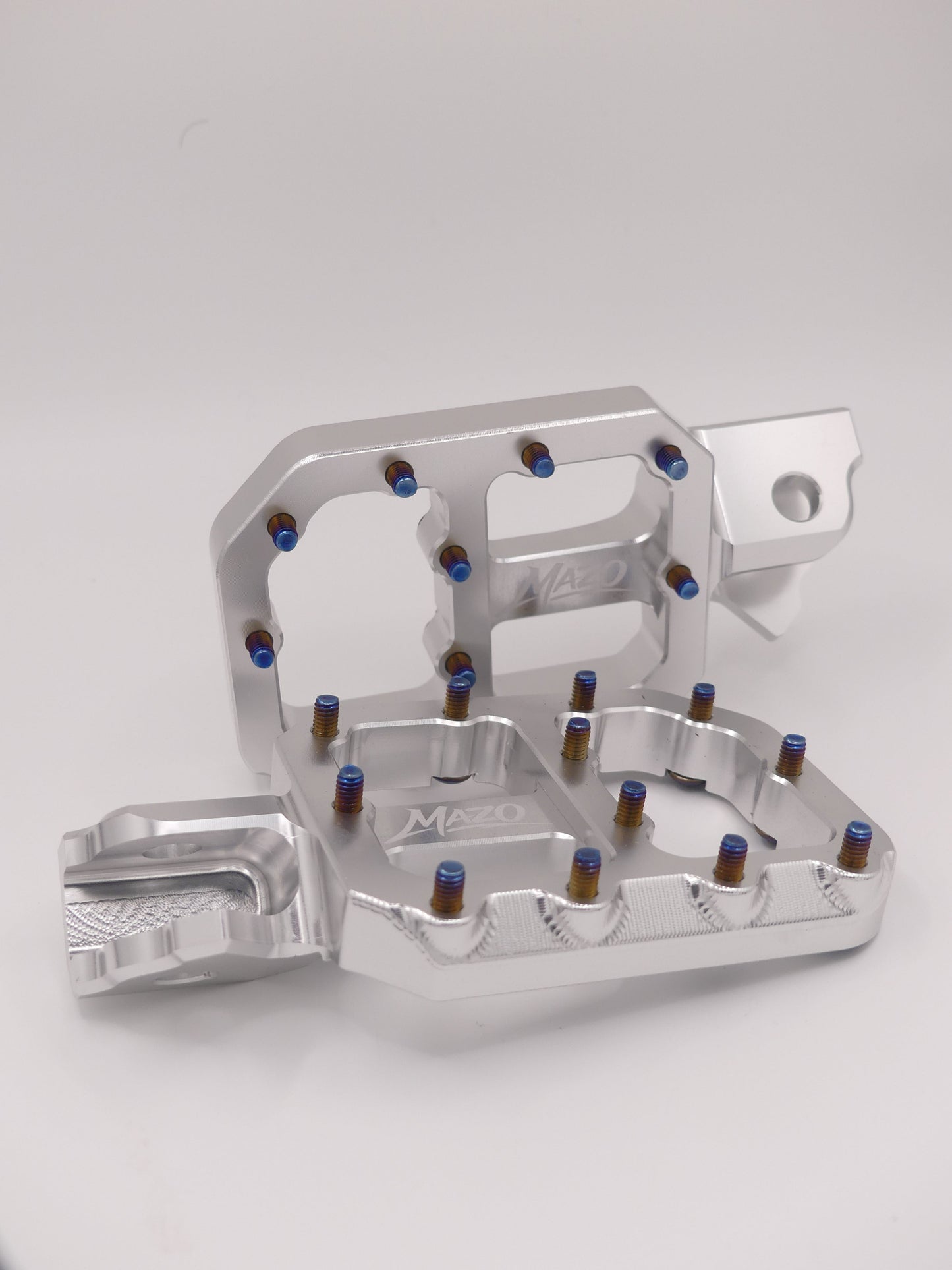 Yozma/Tuttio wide pegs