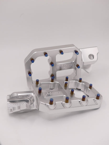 Yozma/Tuttio wide pegs